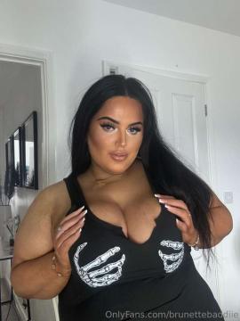 OnlyFans - Miss Chloe / @brunettebaddiie — photo 95 of 496