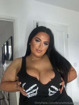 OnlyFans - Miss Chloe / @brunettebaddiie — photo 97 of 496