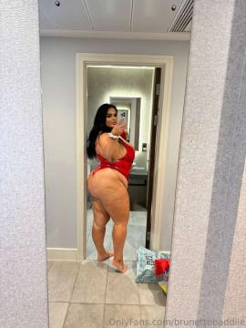 OnlyFans - Miss Chloe / @brunettebaddiie — photo 102 of 496