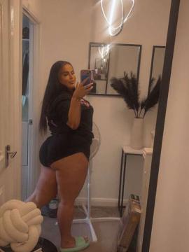 OnlyFans - Miss Chloe / @brunettebaddiie — photo 151 of 496