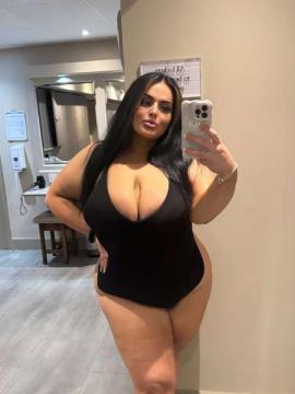 OnlyFans - Miss Chloe / @brunettebaddiie — photo 152 of 496