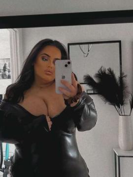 OnlyFans - Miss Chloe / @brunettebaddiie — photo 382 of 496