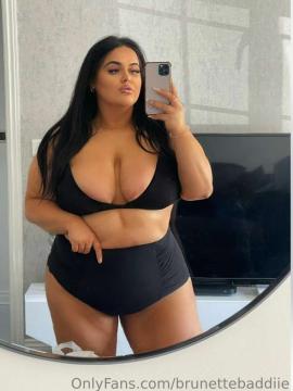 OnlyFans - Miss Chloe / @brunettebaddiie — photo 476 of 496