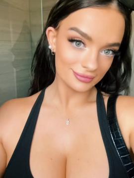 OnlyFans - Stormi / @stormi_xx - 32DD — photo 1 of 117
