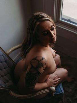 OnlyFans - Alyssa / @hotwifealyssa — photo 16 of 49