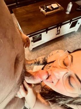 OnlyFans - Alyssa / @hotwifealyssa — photo 31 of 49