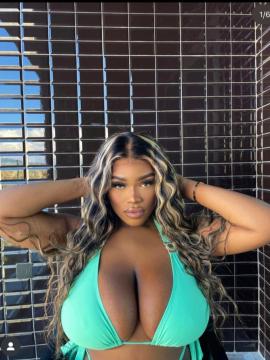 OnlyFans - Lola Tasie aka Lollydollyx Uk — photo 6 of 11