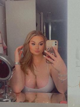 OnlyFans - Ell / @ellieharp3r — photo 50 of 89