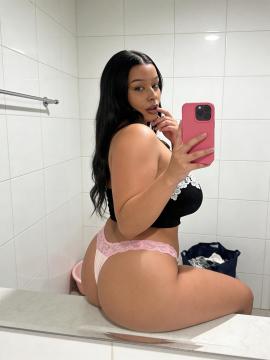 OnlyFans - Arabella / @arabellaaaxoxo - 36DD — photo 10 of 158