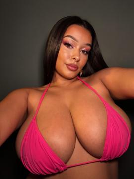 OnlyFans - Arabella / @arabellaaaxoxo - 36DD — photo 12 of 158