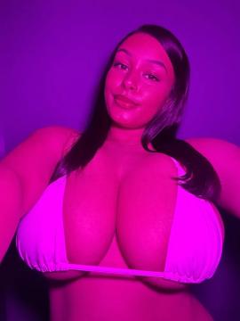 OnlyFans - Arabella / @arabellaaaxoxo - 36DD — photo 14 of 158