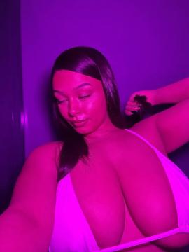 OnlyFans - Arabella / @arabellaaaxoxo - 36DD — photo 17 of 158