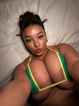 OnlyFans - Arabella / @arabellaaaxoxo - 36DD — photo 72 of 158