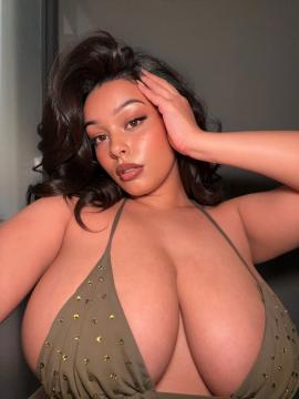 OnlyFans - Arabella / @arabellaaaxoxo - 36DD — photo 77 of 158
