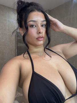 OnlyFans - Arabella / @arabellaaaxoxo - 36DD — photo 142 of 158