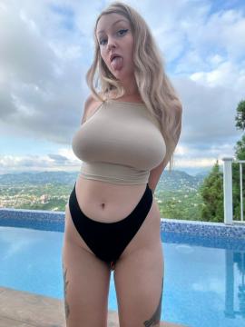 OnlyFans - Teona / @TeyaMoon — photo 117 of 185