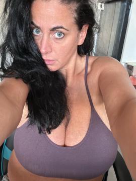 OnlyFans - Cherry Bloom / @cherrybloom.of — photo 82 of 1994