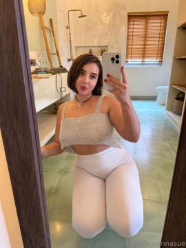 OnlyFans - 𝙎𝙐𝙕𝘼𝙉𝙉𝘼 / @enjoysuzanna - 36DD — photo 185 of 1720