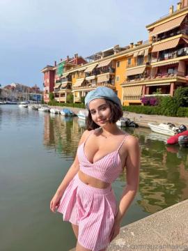 OnlyFans - 𝙎𝙐𝙕𝘼𝙉𝙉𝘼 / @enjoysuzanna - 36DD — photo 367 of 1720