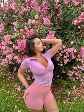 OnlyFans - 𝙎𝙐𝙕𝘼𝙉𝙉𝘼 / @enjoysuzanna - 36DD — photo 405 of 1720