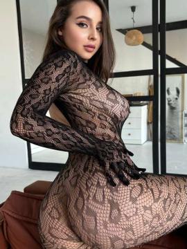 OnlyFans - 𝙎𝙐𝙕𝘼𝙉𝙉𝘼 / @enjoysuzanna - 36DD — photo 948 of 1720