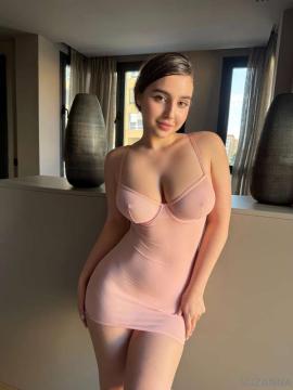 OnlyFans - 𝙎𝙐𝙕𝘼𝙉𝙉𝘼 / @enjoysuzanna - 36DD — photo 954 of 1720