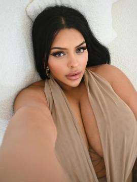 OnlyFans - Nivien Kharbeiti / ninapralliina — photo 9 of 220