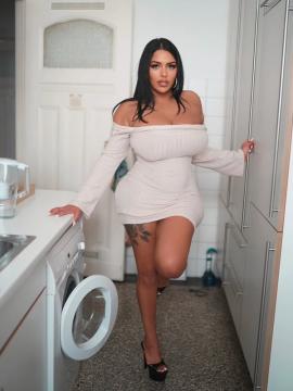OnlyFans - Nivien Kharbeiti / ninapralliina — photo 16 of 220