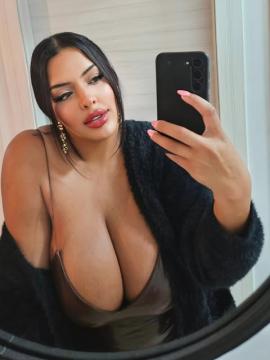OnlyFans - Nivien Kharbeiti / ninapralliina — photo 53 of 220
