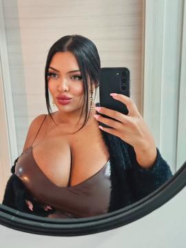 OnlyFans - Nivien Kharbeiti / ninapralliina — photo 80 of 220