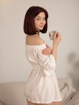 Presenting Hannah Everly — photo 3 of 18
