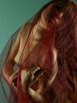Llitia - Under the Cloth — photo 4 of 16