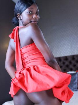 Presenting Naomy Lewis — photo 8 of 18