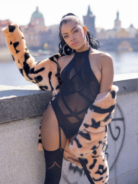Sofi Vega: Sofi In Prague — photo 3 of 16