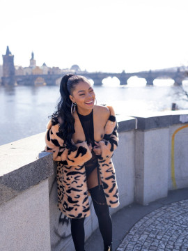 Sofi Vega: Sofi In Prague — photo 4 of 16