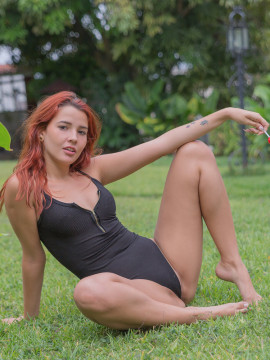 Agatha Vega: Fun Afternoon — photo 4 of 16