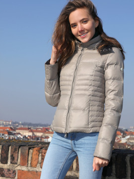 Clover: Clover In Prague — photo 6 of 16