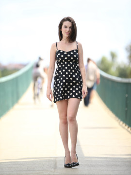 Serena: Naked in public — photo 4 of 16