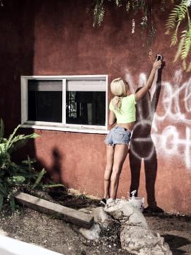 Girl Tagging, Scene #01 — photo 3 of 15