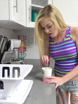 Chloe Foster in Stepdad Has To Keep His Promise Now!, Scene #01 — photo 2 of 15