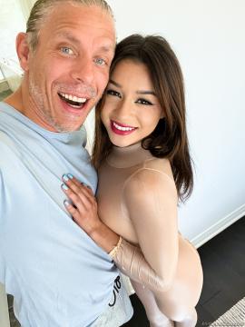 Mickey Violet: Deepthroat & Creampie! — photo 7 of 15
