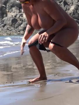 Topless On The Beach — photo 13 of 15