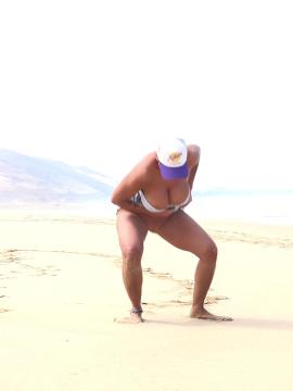 Big Tits On The Beach — photo 2 of 15