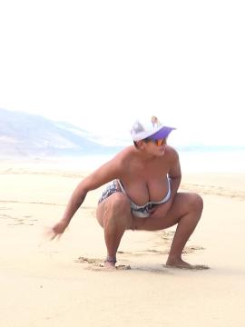 Big Tits On The Beach — photo 13 of 15