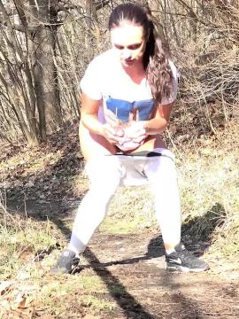 Vinna Gushes In The Woods — photo 10 of 15