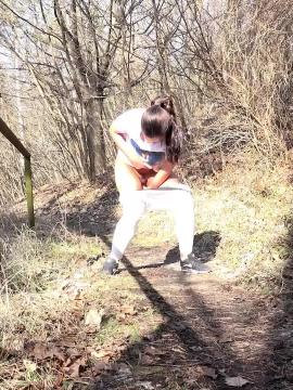 Vinna Gushes In The Woods — photo 11 of 15