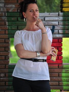 Smoking Mina — photo 1 of 15