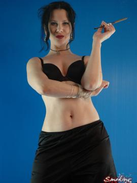 Smoking Mina — photo 2 of 15