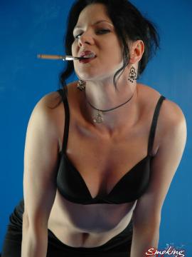 Smoking Mina — photo 4 of 15