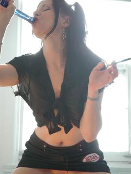 Smoking Mina — photo 4 of 15